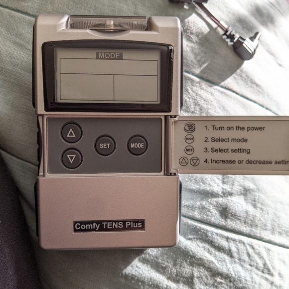 EMS/TENS MACHINE - Picture 3 of 10